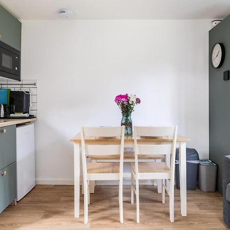 Salisbury Guest Annex Apartment Bagian luar foto