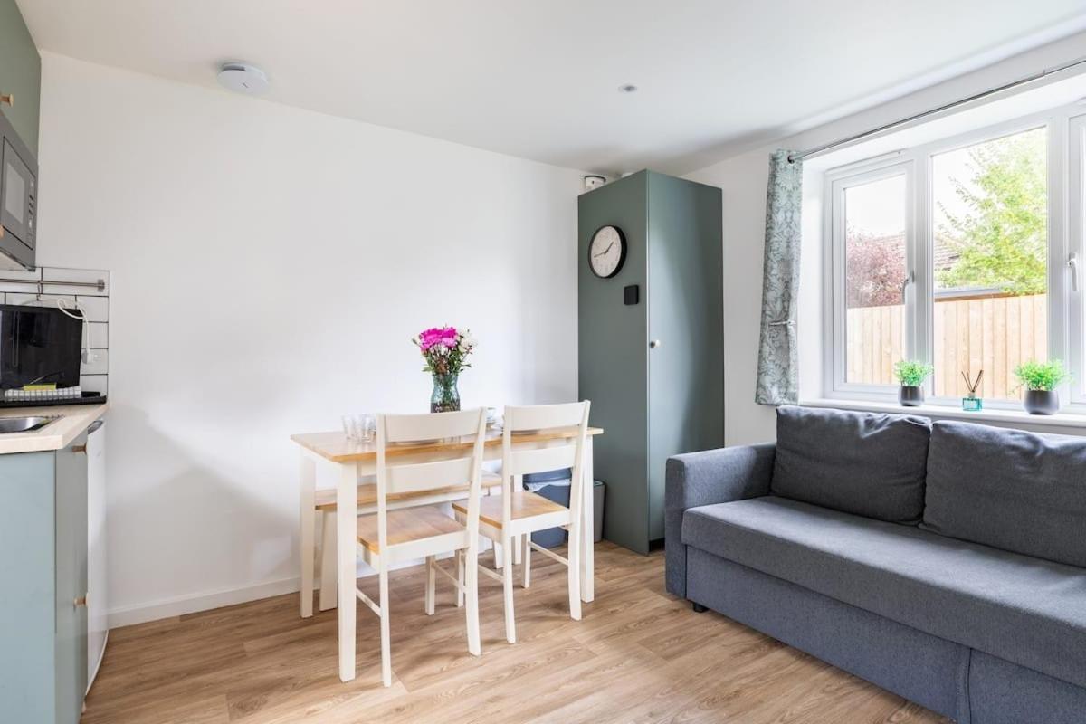 Salisbury Guest Annex Apartment Bagian luar foto